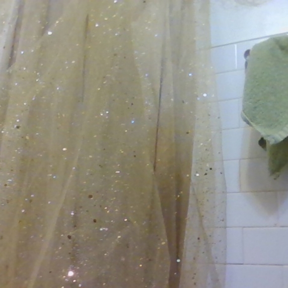 Beutiful Full Lenghth Gown - Picture 8 of 8